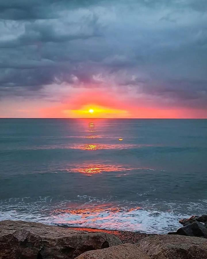 אפרטהוטל באטומי Orbi City Sea View - Special Category מראה חיצוני תמונה